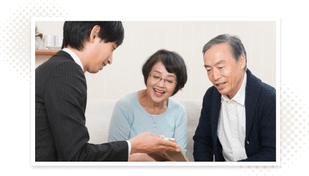 骨董品の出張買取による鑑定のイメージ画像