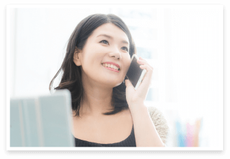 電話でお問い合わせをしているお客様のイメージ写真